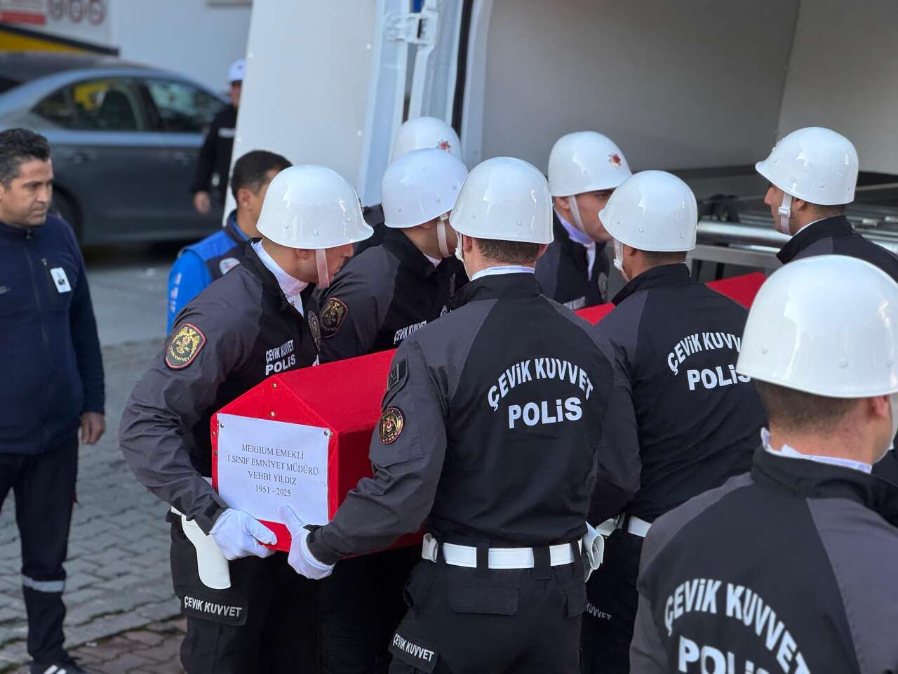 Emniyet Müdürü Vehbi Yıldız, Muğla’da Gözyaşlarıyla Uğurlandı 1